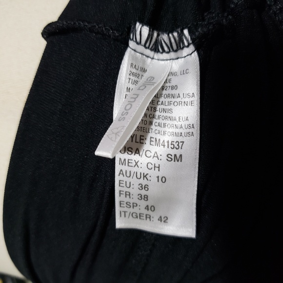 Black deep v lace trim one piece - Picture 3 of 3